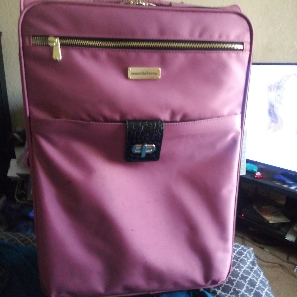 COPY - Samantha Brown expandable 24 in luggage